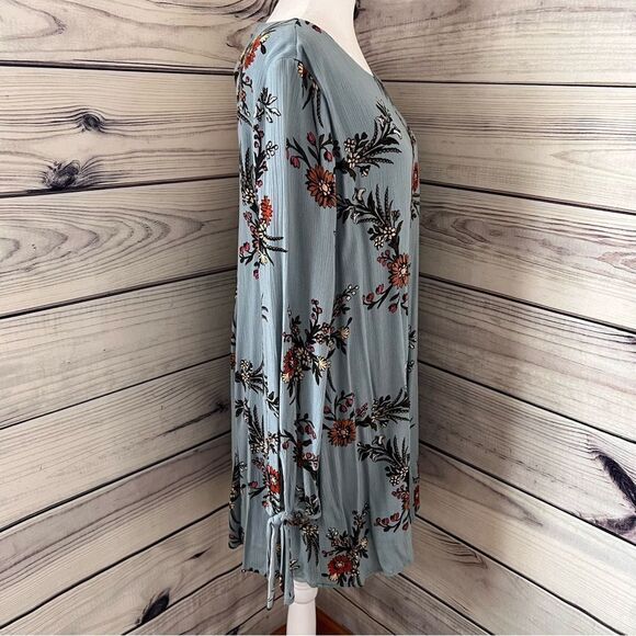 Sage Dusty Blue Floral Long Sleeve Open Back Shift Dress - Picture 4 of 10